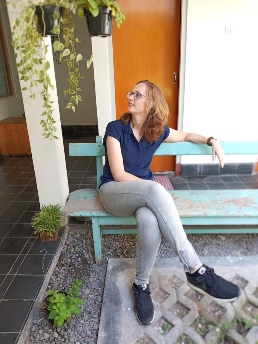 Ndalem Mbak Charly Hotel Pakualaman Exterior photo