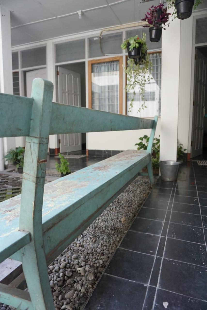Ndalem Mbak Charly Hotel Pakualaman Exterior photo